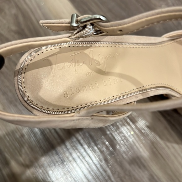 Venita Aspen for Gianni Bini - Suede Tan Platform Sandals - Picture 7 of 16